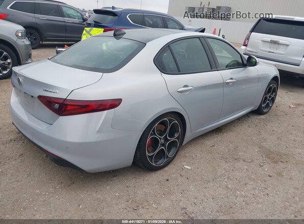ZARFANBN3P7670985 2023 ALFA ROMEO GIULIA Серебряный Задняя правая четверть