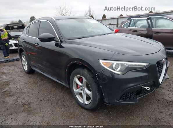 ZASFAKAN1J7B79825 2018 ALFA ROMEO STELVIO Black Front right