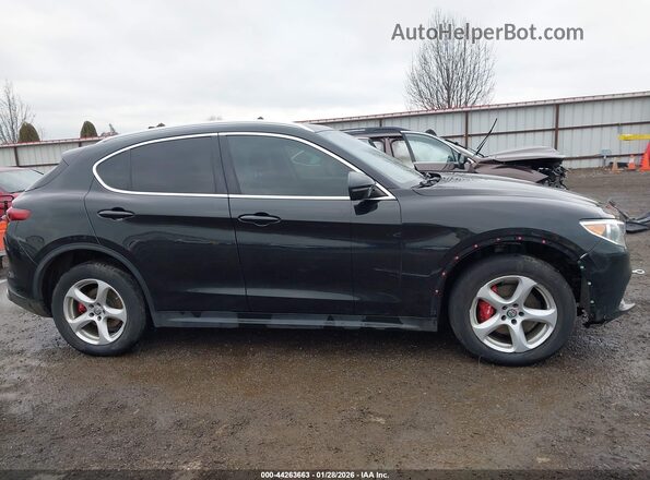 ZASFAKAN1J7B79825 2018 ALFA ROMEO STELVIO Black Rear interior view