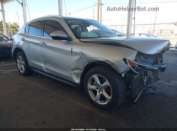 ZASFAKAN3J7C24067 2018 ALFA ROMEO STELVIO Silver Առջևի աջ