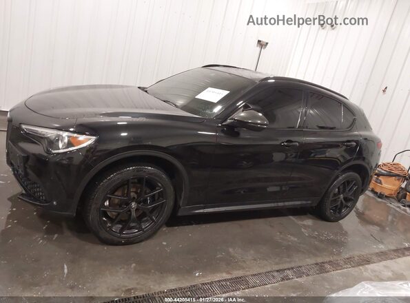 ZASPAKBN0K7C37010 2019 ALFA ROMEO STELVIO Black Панорамний вид салону 360°
