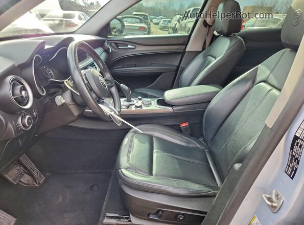 ZASPAKBN0L7C92364 2020 ALFA ROMEO STELVIO Серебряный Вид салона спереди