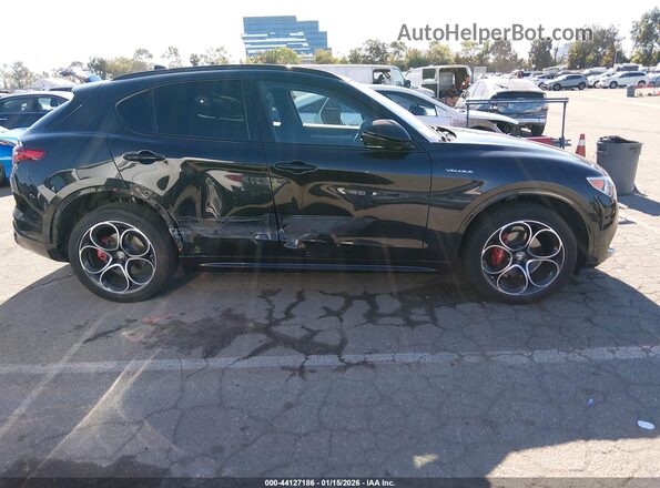ZASPAKBN1P7D63609 2023 ALFA ROMEO STELVIO Black Vista interior trasera