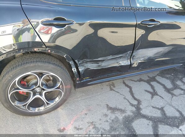 ZASPAKBN1P7D63609 2023 ALFA ROMEO STELVIO Black Vista frontal