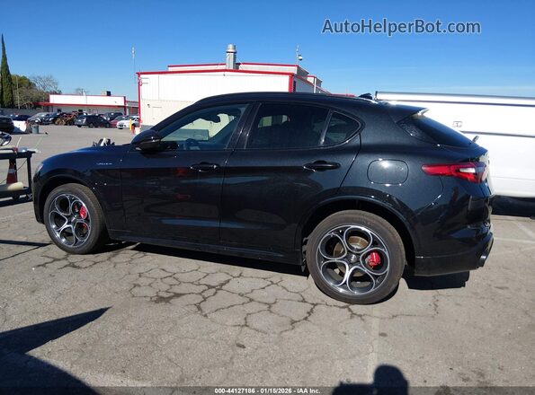 ZASPAKBN1P7D63609 2023 ALFA ROMEO STELVIO Black Vista interior de 360 grados
