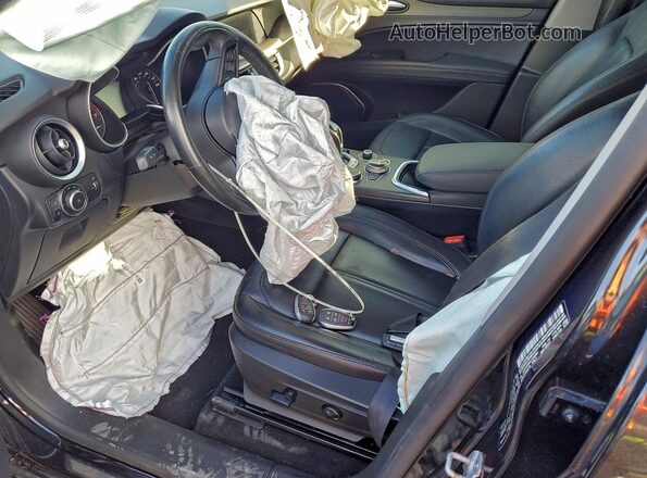 ZASPAKBN3L7C85893 2020 ALFA ROMEO STELVIO Black Widok wnętrza z przodu