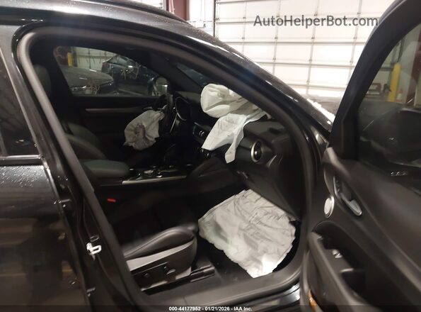 ZASPAKBN3R7D74596 2024 ALFA ROMEO STELVIO Black წინა სალონის ხედი