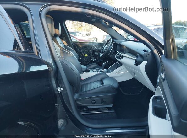 ZASPAKBN5L7C92022 2020 ALFA ROMEO STELVIO Черный Вид салона спереди