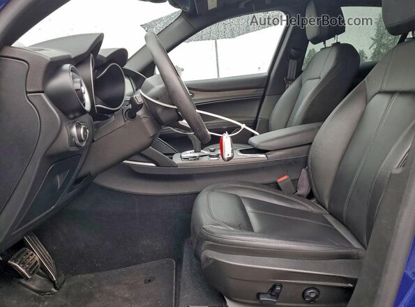 ZASPAKBN6N7D46138 2022 ALFA ROMEO STELVIO Синий Вид салона спереди
