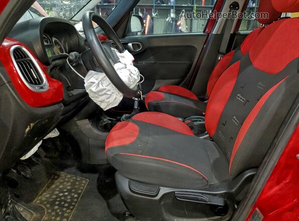 ZFBCFAAH1GZ038416 2016 FIAT 500L Красный Вид салона спереди