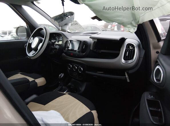 ZFBCFAAHXHZ040103 2017 FIAT 500L Кремовый Вид салона спереди