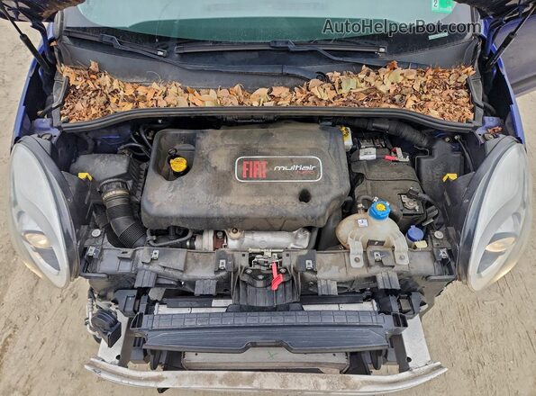 ZFBCFAAHXJZ041306 2018 FIAT 500L Синий Вид задней части салона