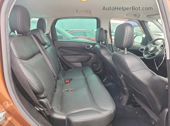 ZFBCFACH8JZ040765 2018 FIAT 500L Brown Vista de los asientos traseros