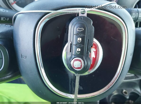ZFBCFADH4HZ040206 2017 FIAT 500L Black Vista del salpicadero
