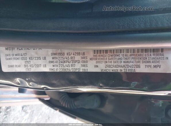 ZFBCFADH4HZ040206 2017 FIAT 500L Black Vista del compartimento del motor