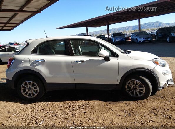 ZFBCFXAB3JP722403 2018 FIAT 500X White Widok wnętrza z tyłu