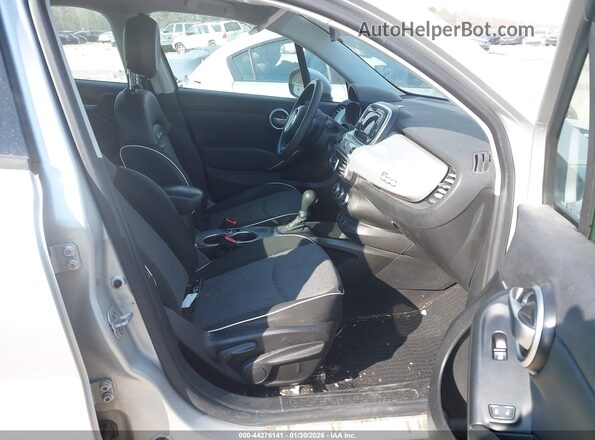 ZFBCFXAB7HP572578 2017 FIAT 500X Серебряный Вид салона спереди