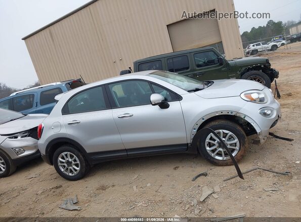 ZFBCFXAB9JP715682 2018 FIAT 500X Серебряный Вид задней части салона