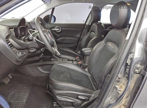 ZFBCFXCB2JP657394 2018 FIAT 500X Gray Vista interior delantera