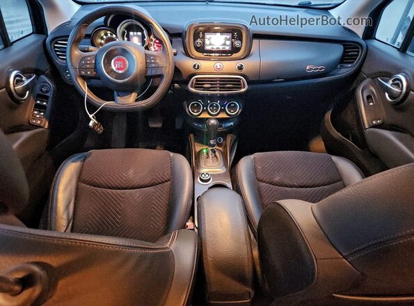 ZFBCFXCB3HP629288 2017 FIAT 500X Черный Вид панели приборов