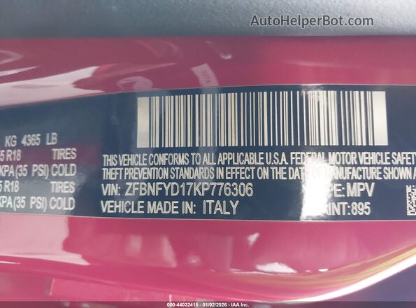 ZFBNFYD17KP776306 2019 FIAT 500X Red Engine compartment view