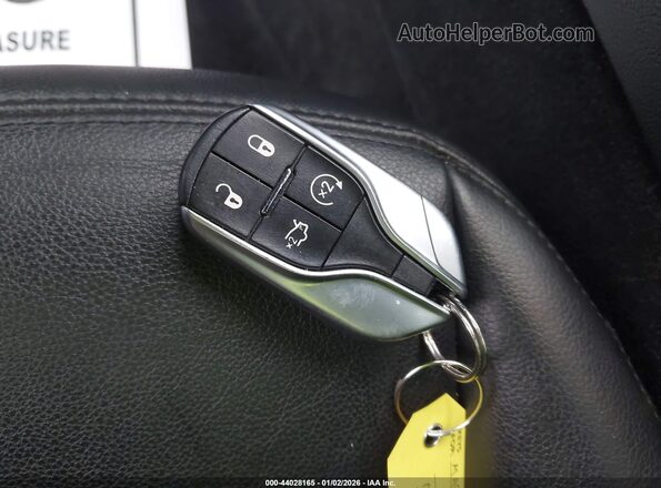 ZN661XUAXKX308353 2019 MASERATI LEVANTE Black Vista del salpicadero