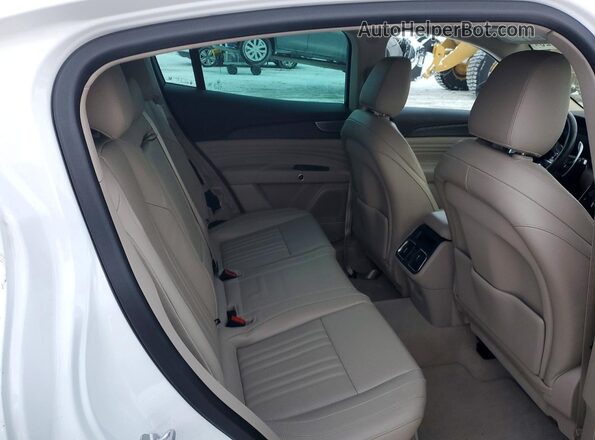 ZN682AVA8P7437426 2023 MASERATI GRECALE White Вид задньої частини салону