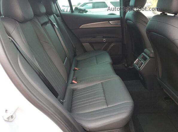 ZN6PMDAA5R7450280 2024 MASERATI GRECALE Серебряный Вид задней части салона