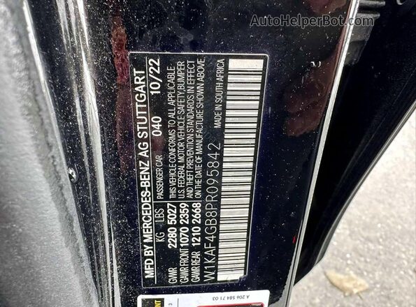 W1KAF4GB8PR095842 2023 MERCEDES-BENZ C-CLASS Black Widok wnętrza z tyłu