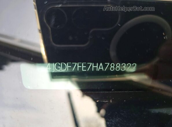 4JGDF7FE7HA788322 2017 MERCEDES-BENZ GLS-CLASS Red Widok wnętrza z tyłu