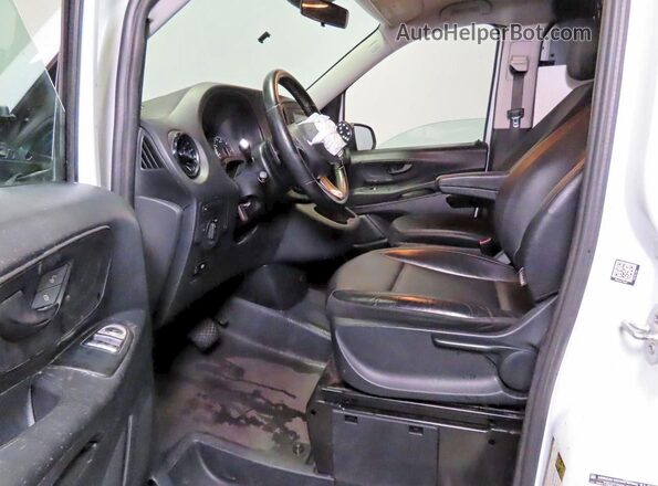 W1YV0BEY7P4225028 2023 MERCEDES-BENZ METRIS Белый Вид задних сидений