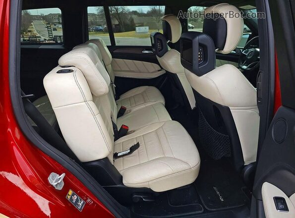 4JGDF7FE7HA788322 2017 MERCEDES-BENZ GLS-CLASS Red Widok wnętrza z przodu