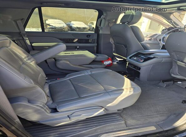 5LMJJ3HT0JEL01690 2018 LINCOLN NAVIGATOR Черный Вид салона спереди