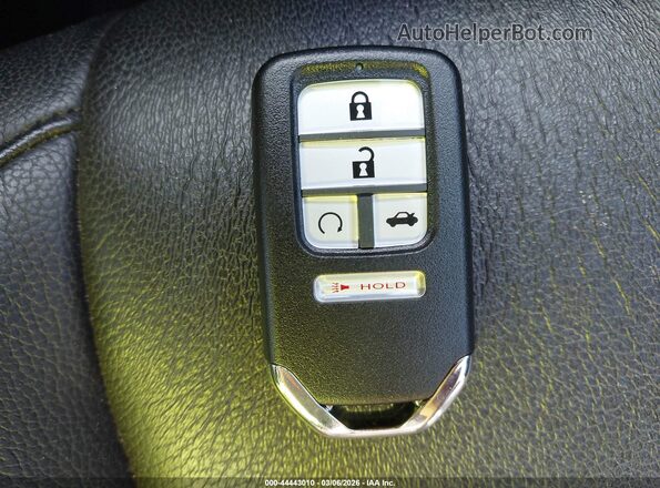 19UDE2F39KA000884 2019 ACURA ILX Белый Вид панели приборов
