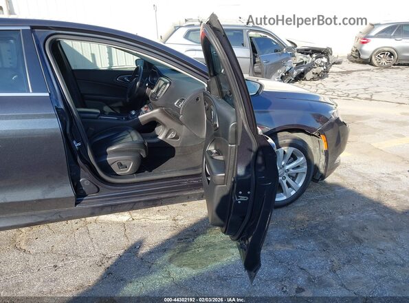 1C3CCCAB1HN506526 2017 CHRYSLER 200 Черный Вид салона спереди