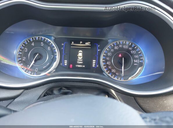 1C3CCCAB1HN506526 2017 CHRYSLER 200 Черный Вид задних сидений