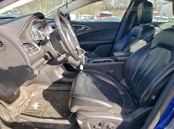 1C3CCCAB1HN506736 2017 CHRYSLER 200 Синий Вид салона спереди