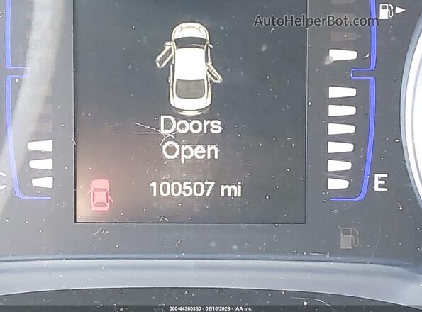 1C3CCCAB1HN510205 2017 CHRYSLER 200 Серый 