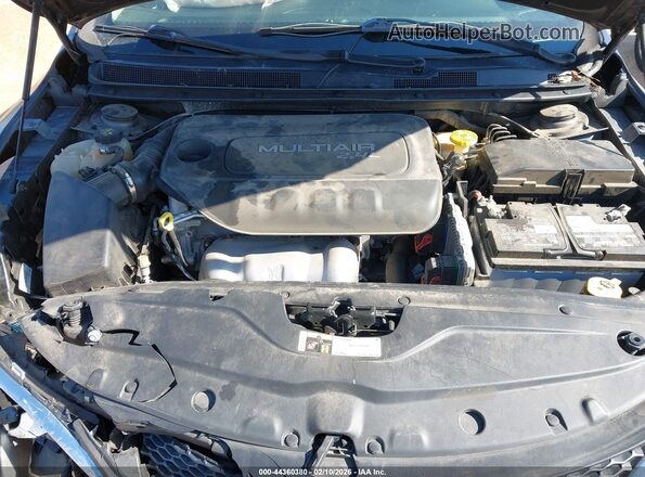 1C3CCCAB1HN510205 2017 CHRYSLER 200 Серый Вид сзади