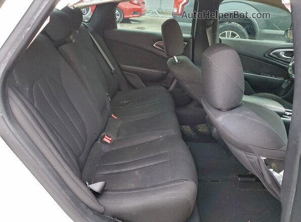 1C3CCCAB4GN175469 2016 CHRYSLER 200 Белый Вид задних сидений