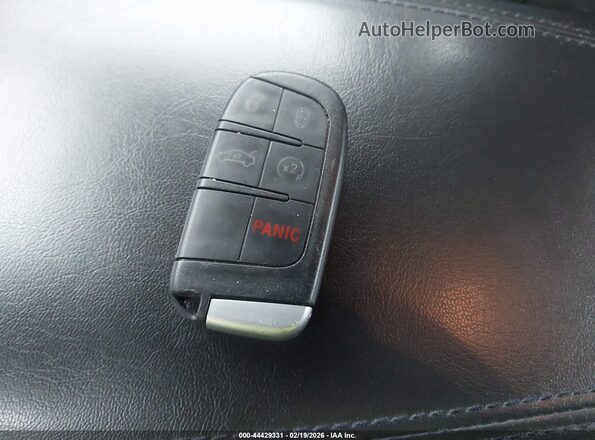 1C3CCCAB9GN149028 2016 CHRYSLER 200 Белый Вид панели приборов