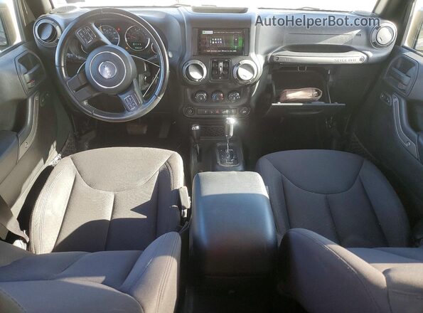 1C4BJWDG7HL514664 2017 JEEP WRANGLER Черный Вид панели приборов