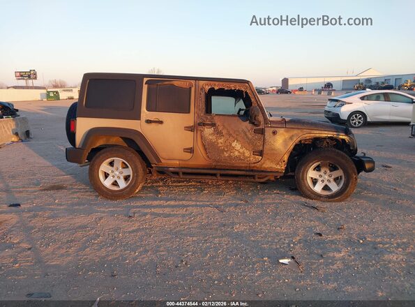 1C4BJWDG8GL316349 2016 JEEP WRANGLER UNLIMITED Желто-коричневый Вид щитка приборов