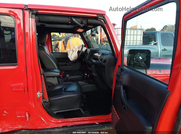 1C4BJWFG3HL691841 2017 JEEP WRANGLER UNLIMITED Красный Вид салона спереди