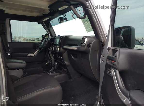 1C4HJWEG9GL111227 2016 JEEP WRANGLER UNLIMITED Серый Вид салона спереди