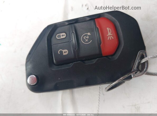 1C4HJXDN6JW254647 2018 JEEP WRANGLER UNLIMITED Синий Вид панели приборов