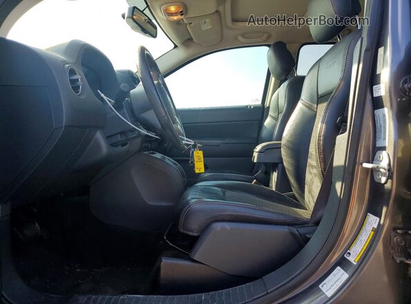 1C4NJCBB8GD784661 2016 JEEP COMPASS Серый Вид салона спереди