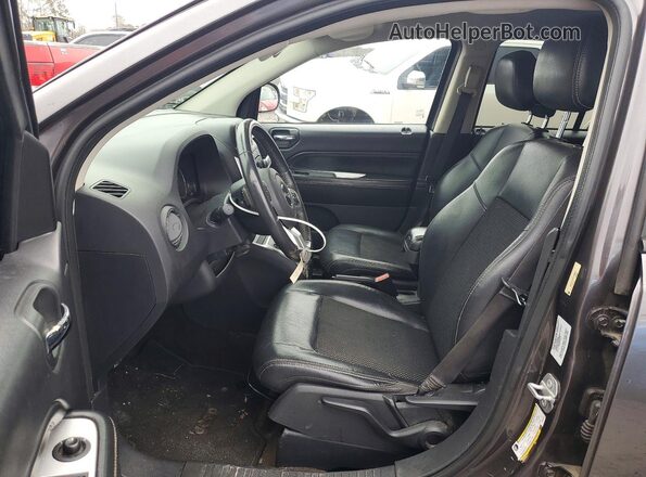 1C4NJCEA0GD656062 2016 JEEP COMPASS Угольный Вид салона спереди