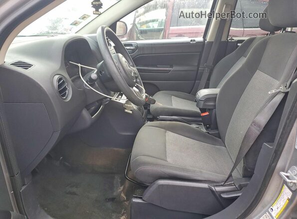 1C4NJDBB3GD778319 2016 JEEP COMPASS Серебряный Вид салона спереди
