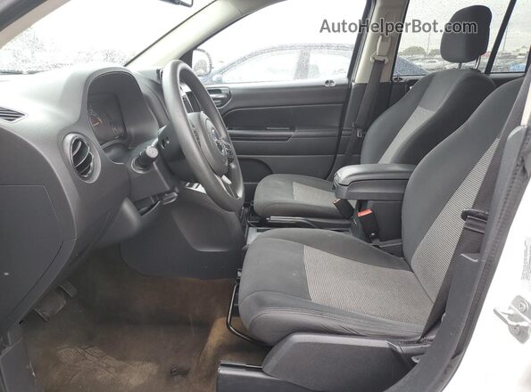 1C4NJDBB9GD662302 2016 JEEP COMPASS Белый Вид салона спереди